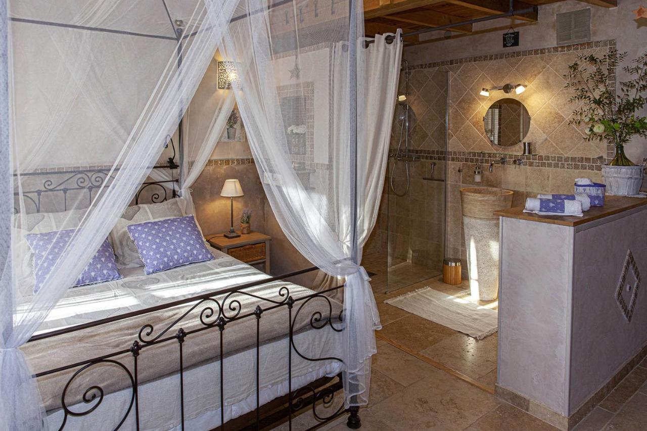 Mas Des Rabasses Bed and Breakfast Le Pontet  Εξωτερικό φωτογραφία