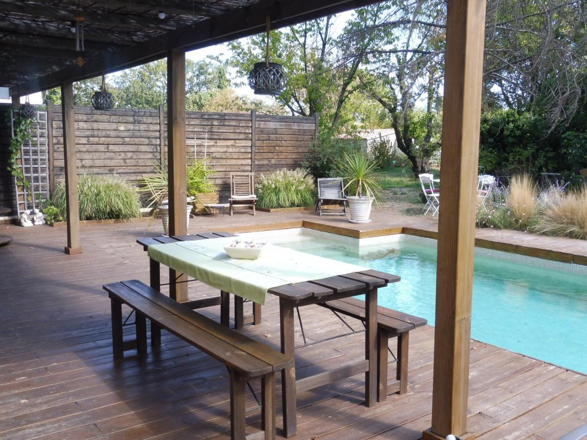 Mas Des Rabasses Bed and Breakfast Le Pontet  Εξωτερικό φωτογραφία