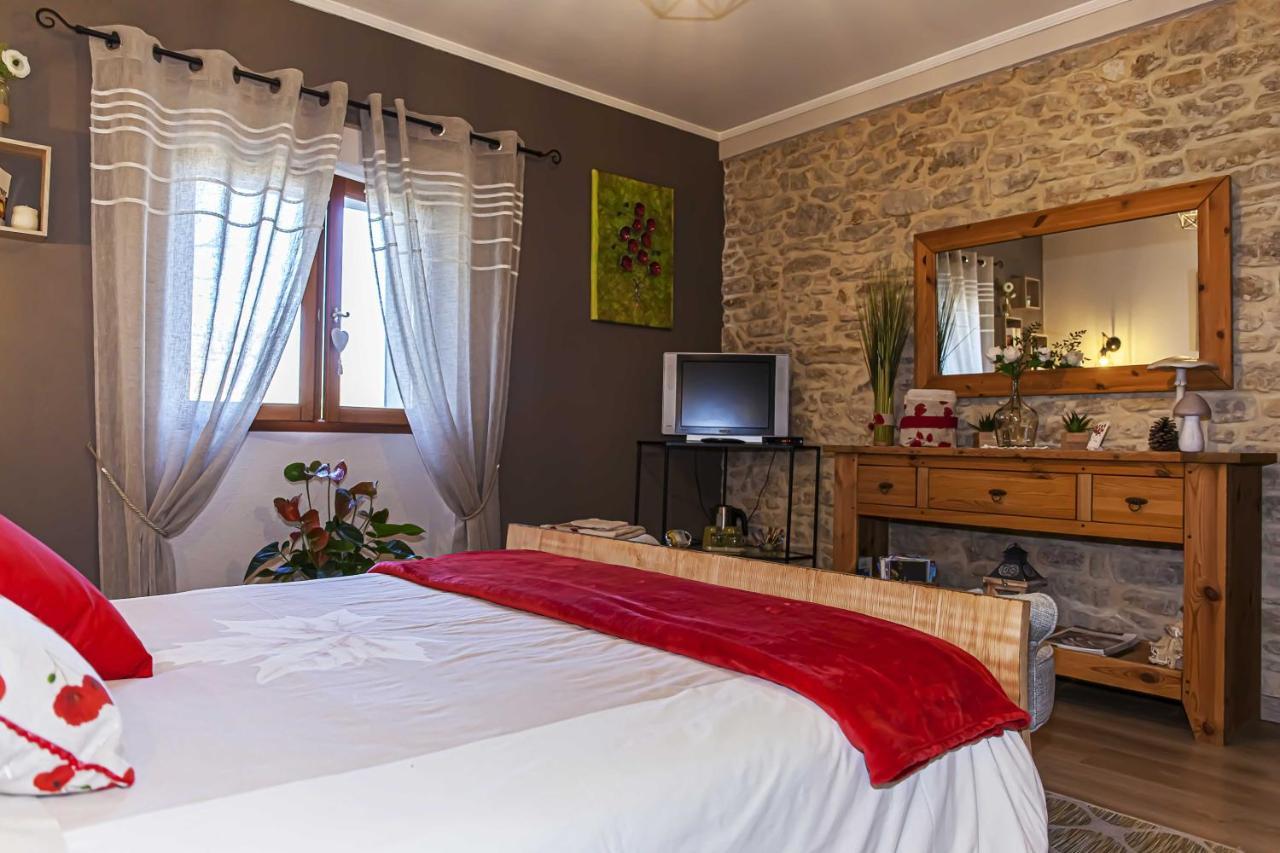 Mas Des Rabasses Bed and Breakfast Le Pontet  Εξωτερικό φωτογραφία
