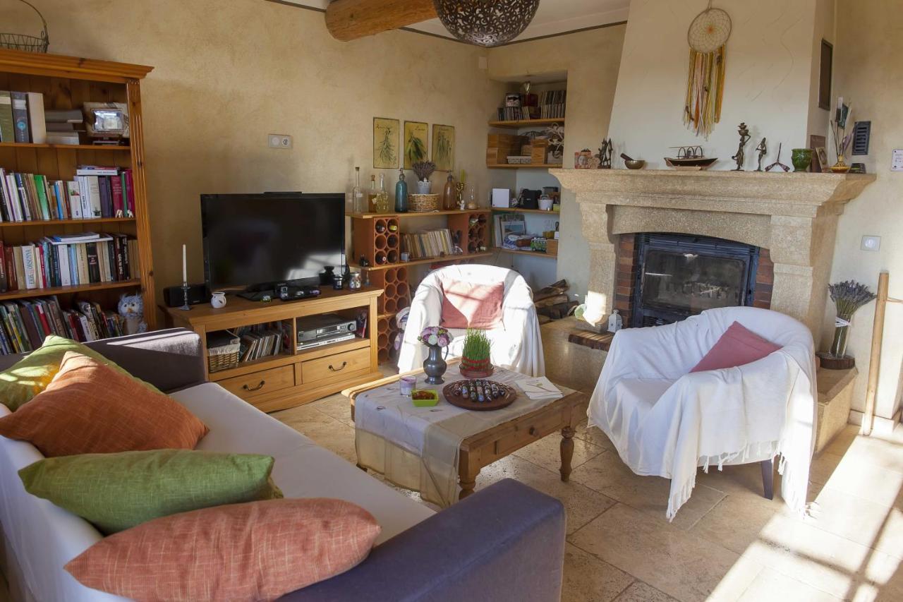 Mas Des Rabasses Bed and Breakfast Le Pontet  Εξωτερικό φωτογραφία